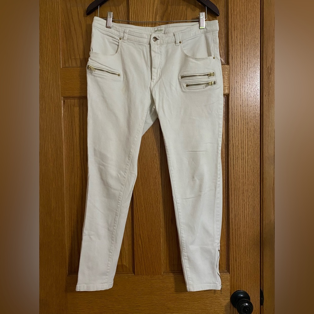 H&M Conscious Collection - Ivory Mid Rise Denim with Gold Details - Size 10